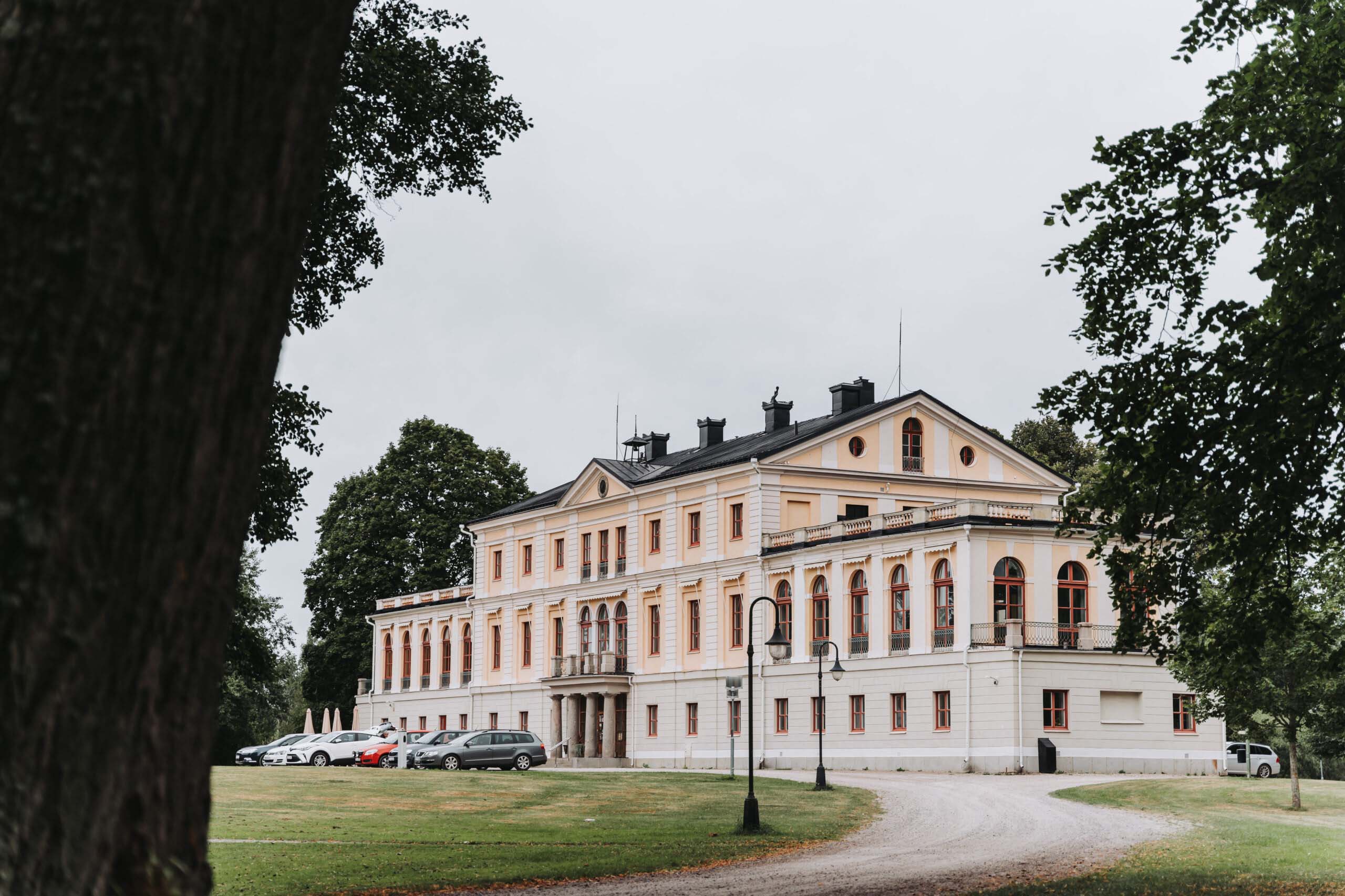 safstaholms-slott-september-2022-scaled-darktint
